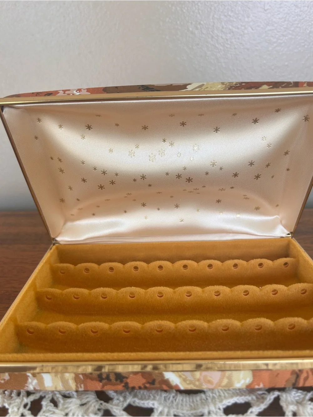 VTG Mele Style Jewelry Box Earring Travel Case Clamshell 15 Pair 7.5” X 5” MCM